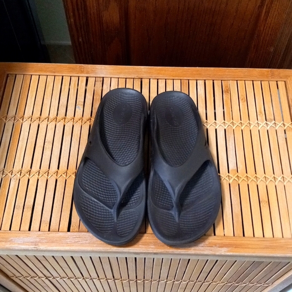 OOFOS Shoes Oofos Matte Brown Toe Post Recovery Sandals Wgreat Arch